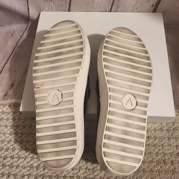 Atelje 71 Black Crushed Velvet Slip-on Thick Sole Sneakers Sz.9M MSRP $168 - Picture 6 of 6